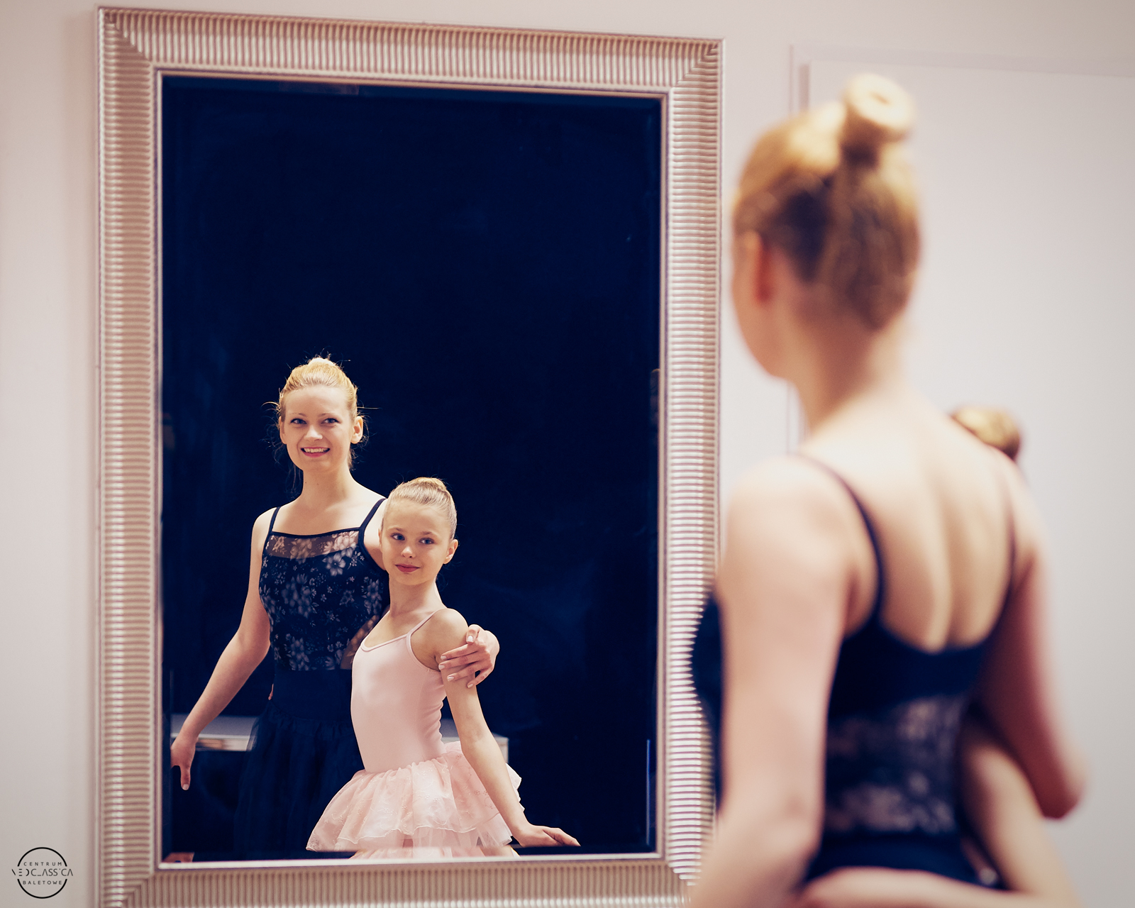 Neoclassiaca Q8A0795 color